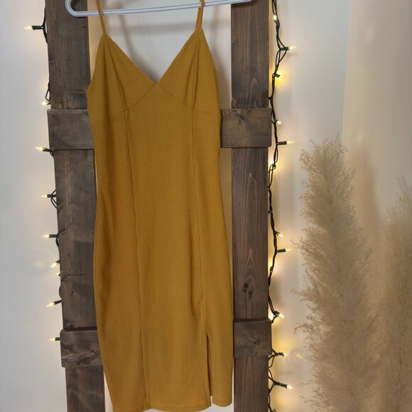 Mustard Yellow Form-Fitting Dress from Forever 21 (Size M) - Picture 4 of 9